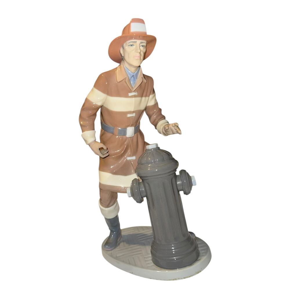 Vintage Lladro 5976 The Fireman Porcelain Figure Hand Made in Spain *No Wrench**